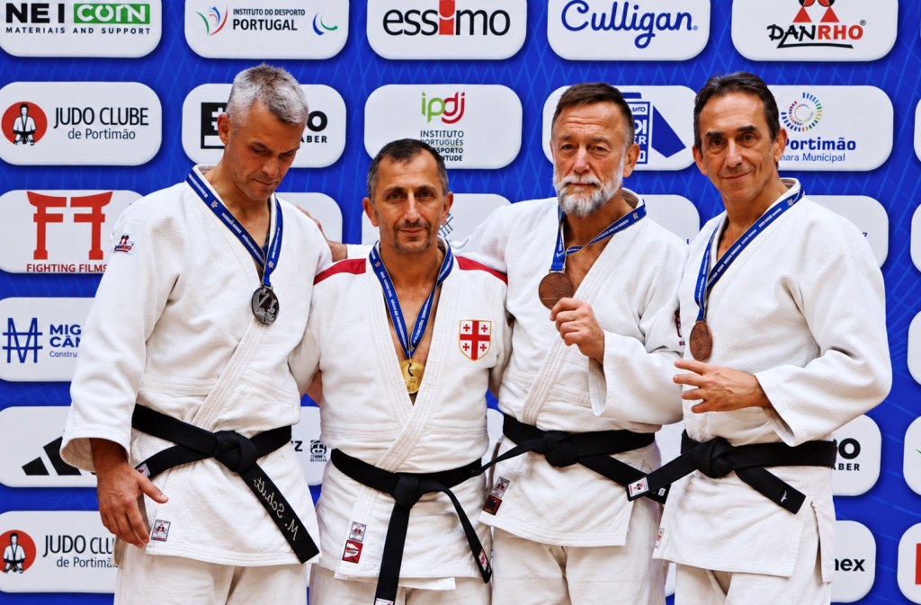 Siegerehrung der Senioren-Europameisterschaften in Portimão: Mario Schult (links) mit der Silbermedaille neben dem Sieger und zwei Bronzemedaillengewinnern